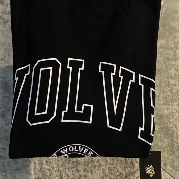 Darc sport wolves tee size L NWT SOLD - Picture 2 of 3